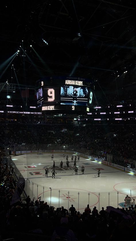 La Kings Aesthetic, La Kings Wallpaper, Hockey Game Aesthetic, Hockey Game, Hockey Wallpaper, Nhl Aesthetic, La Kings Hockey, Hockey Arena, Nhl Playoffs