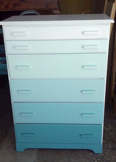 Hot trend: Get the ombre look in your home Ombre Dresser Diy, Ombre Furniture Painting, Ombre Dressers, Ombré Dresser, Blue Ombre Dresser, Kate Murphy, Color For Home, Diy Girls Bedroom, Muebles Shabby Chic