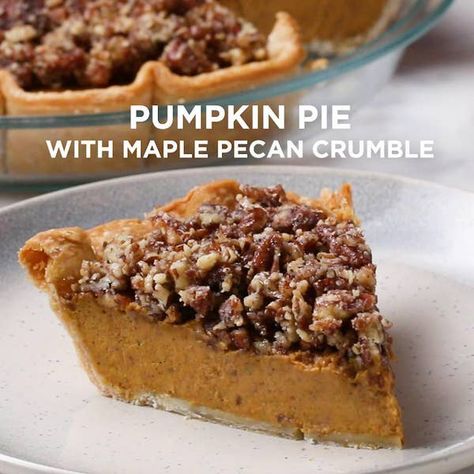 Pecan Crumble, Thanksgiving Pie Recipes, Thanksgiving Pies, Pumpkin Desserts, Crumble Recipe, Maple Pecan, Everything Pumpkin, Pumpkin Everything, Pumpkin Pecan