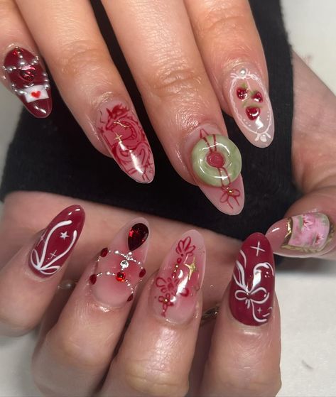 3 hours later … the most beautiful lunar new year and valentines nails with hand sculpted jade pendant 🧧🌹 ✧ : *✧ ib @oaklestudio mashup :* ✧ *✧: #gelnails #nailinspo #nailinspiration #nailart #naildesigns #nailartinspo #nailsoftheday #gelx #gelxnails #apresgelx #handpaintednails Hmong Inspired Nails, Lunar Year Nails, Hmong Nails Design, Asian Inspired Nails, Lunar New Years Nails, Chinese New Years Nails, Chinese Inspired Nails, Nail Art Merah, New Year Nails Ideas