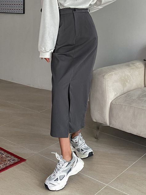 Gray Skirt Outfit, Split Skirt Outfit, November Outfits, Dark Grey Skirt, Uni Style, Split Hem Skirt, Moon Butterfly, Teacher Office, J Style