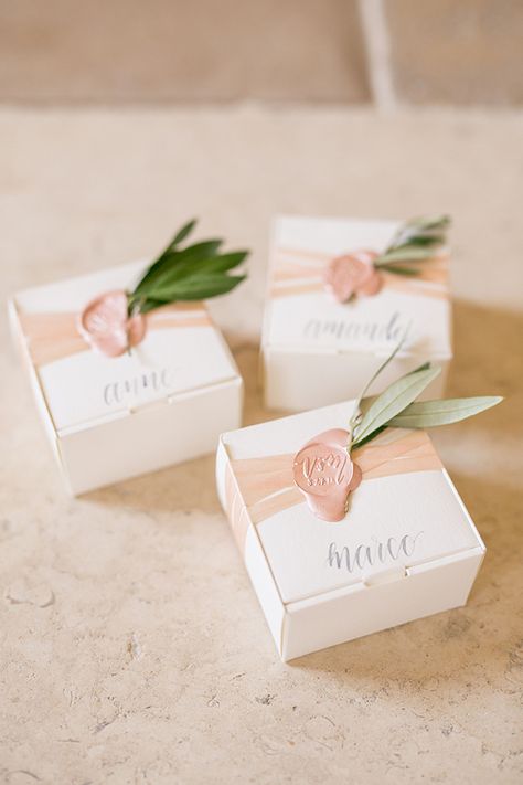 Blush Wedding Theme, Blush Wedding Colors, Săpunuri Handmade, Creative Wedding Favors, Garden Theme Wedding, Wedding Giveaways, Wedding Favors Cheap, Favors Diy, Diy Wedding Favors