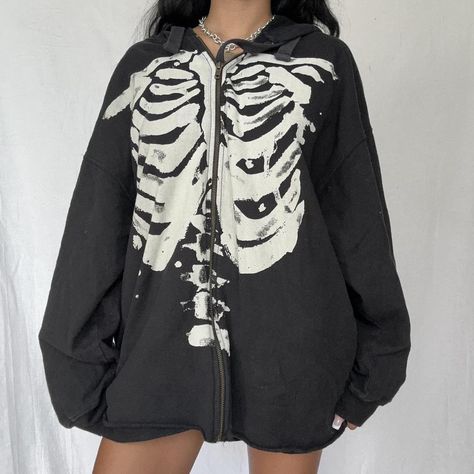 Black Y2k Hoodie, Grunge Skeleton, Skeleton Clothes, Shopping List Clothes, Skeleton Hoodie, Black Skeleton, Style Mood Board, Black Y2k, Skeleton Print