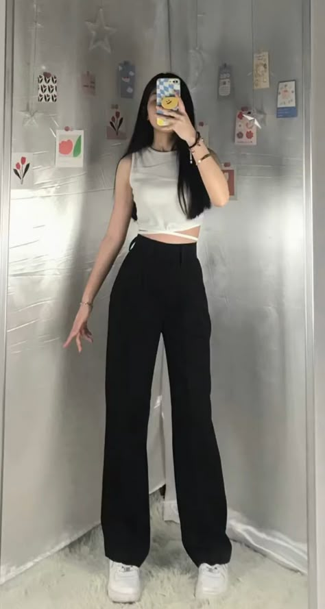 Great body proportions Tall Legs Outfit, Tall Models Long Legs, Tall Slender Woman, 5’5 Height Women, Long Torso Long Legs Aesthetic, Long Leg Outfits, Long Torso Long Legs Outfits, Short Height Girls Outfit Ideas, Tall Height Manifestation