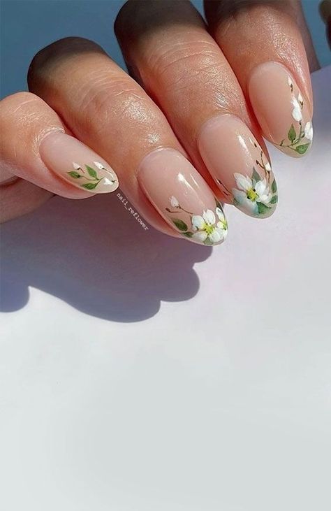 37. Flower French Mani Once Christmas and New Year’s Celebration over, we would want to change our nails look to welcome new year in.... Dot Nail Art Designs, Dot Nail Art, Dots Nails, Tip Nails, Prom Nails, Floral Nails, French Tip Nails, Flower Nails, French Nails