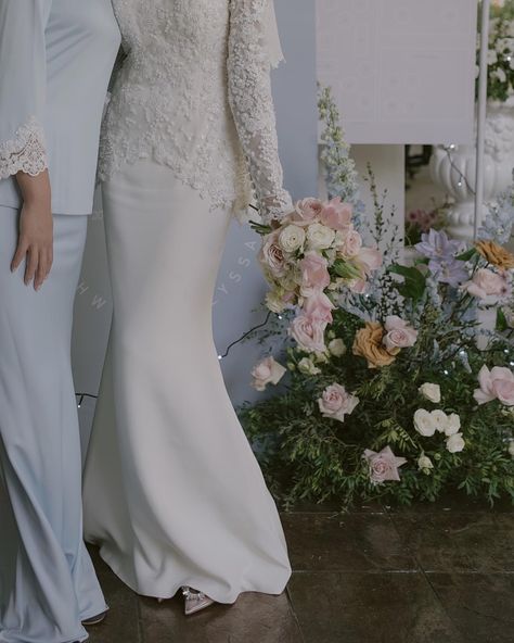 Malay Nikah Outfit, Melayu Wedding Dress, Malay Wedding Dress Nikah, Classic Malay Wedding, Simple Wedding Dress Hijab, Nikah Outfit Malay, Akad Nikah Dress, Malaysian Wedding Dress, Nikah Dress Malay