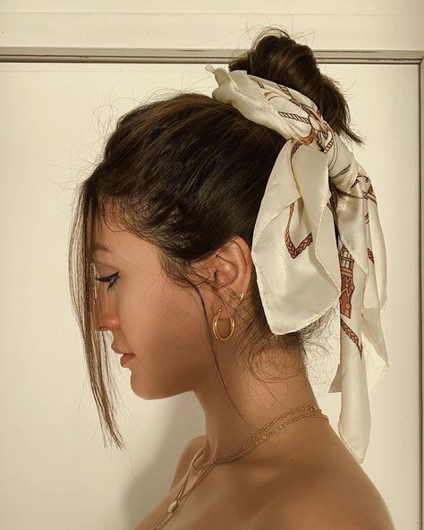 8,576 Likes, 93 Comments - C A L L   M E   S A Z (@losangelless) on Instagram: “captured my baby hair living their own life after a goooood nap and can we all appreciate that tiny…” Tied Up Hairstyles, Parisian Aesthetic, High Fashion Makeup, Silk Scarf Hair, Rave Bra, Fantasy Hair, Lip Hair, Bandana Hairstyles, Baby Hair