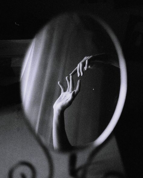 Chantal Convertini Pinhole Camera Photos, Film Noir Photography, Photography Female, Mirror Photography, Vintage Lenses, 35mm Photography, Shadow Photography, Photography Pics, Film Photography 35mm