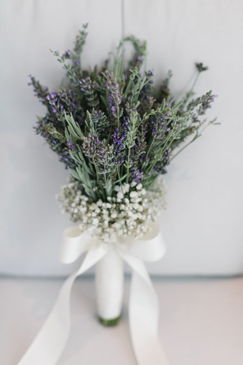 lavender and baby's breath bouquet, photo by Yeliz Atici http://ruffledblog.com/turkey-destination-wedding #weddingbouquet #lavenderbouquet Lavender Wedding Bouquet, Bouquet Champetre, Gypsophila Wedding, Wildflower Wedding Bouquet, Green Wedding Bouquet, Spring Wedding Bouquets, Summer Wedding Bouquets, Lavender Bouquet, Lavender Wedding