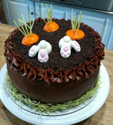 Easter Cake Easy Decorating Ideas, Cake Easter Ideas, Fun Easter Cakes Ideas, Funny Easter Cake Ideas, Easter Cake Chocolate, Simple Easter Cake Ideas, Small Easter Cake Ideas, Easter Chocolate Cake Decorations, Easter Dessert Cake