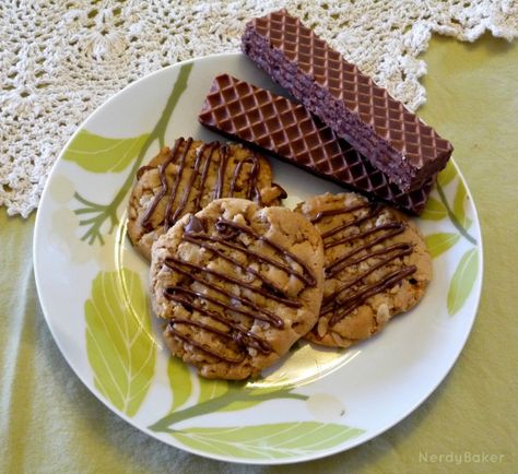 Nutty Bar Cookies Gourmet Popsicles, Nutty Bars, Bar Cookies, S'mores, Cookie Bar Recipes, Yummy Cookies, No Bake Cookies, Candy Recipes, Cupcake Cookies