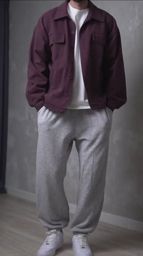 Sporty Aesthetic Outfit Male, Male Sweatpants Outfit, Joggers Men Outfit Casual Street Styles, Sweatpants Men Outfit, Mens Sweatpants Outfit Casual, Sporty Outfits Men, Casual Sporty Outfits, Guys Fashion Casual, Simple Style Outfits