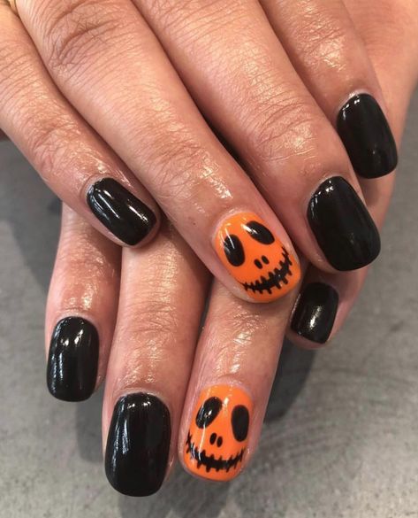 Jack I Lantern Nails, Easy Spooky Nail Designs, Halloween Nails Jack O Lantern, Easy Halloween Nails Design Short, Pumpkin Face Nails, Jackolantern Nails, Jack O Lantern Nails, Jack Nails, Spooky Nail Designs