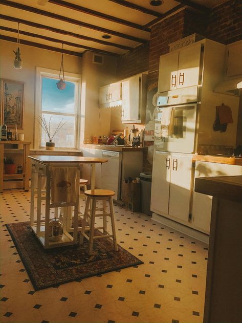 Island Breakfast Nook, Breakfast Nook Table, Nook Table, New York Apartment, Cozy Kitchen, Vintage Interiors, Dream Apartment, Time Of Day, Cozy Place