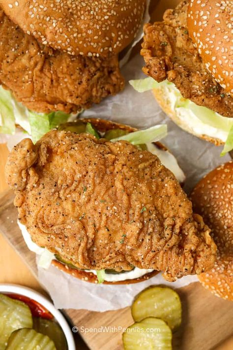 Craving a fried chicken sandwich? This recipe is made with brined chicken, breaded in an Argo's cornstarch coating (made without buttermilk!) and fried until perfectly crispy. Satisfy that craving by serving this tasty sandwich with the best of sides, sauces, and fillings!  #spendwithpennies #chickensandwich #crispychicken #friedchicken #maindish #friedsandwichrecipe Chicken Breaded, Diy Sandwich, Crispy Chicken Sandwich, Brined Chicken, Crispy Chicken Burgers, Fried Chicken Burger, Crispy Chicken Sandwiches, Fried Chicken And Waffles, Chicken Burgers Recipe