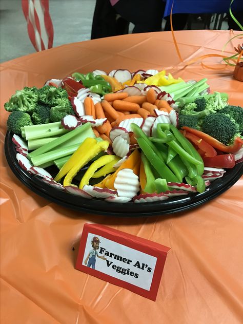 Farmer Al's Veggies - Paw Patrol Party Paw Patrol Charcuterie Board, Paw Patrol Fruit Tray Ideas, Paw Patrol Themed Food, Paw Patrol Food Ideas, Paw Patrol Party Ideas Food, Paw Patrol Party Food, Lucy Birthday, Paw Patrol Birthday Cake, 3 Birthday