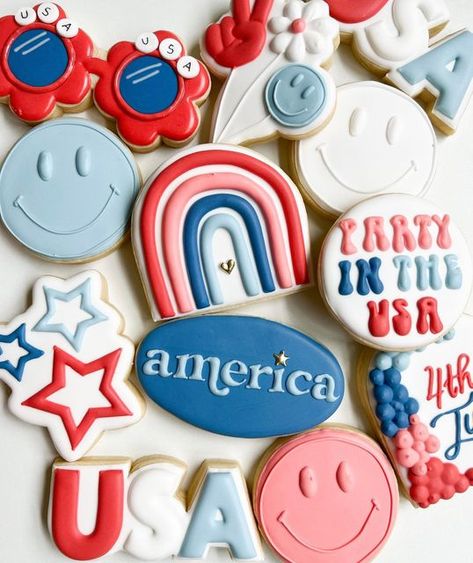 Patriotic Sugar Cookies, 4th Of July Cookies, Patriotic Cookies, Cookie Decorating Party, Sugar Cookie Royal Icing, 4th Of July Desserts, Cookie Business, Instagram Link In Bio, Summer Cookies