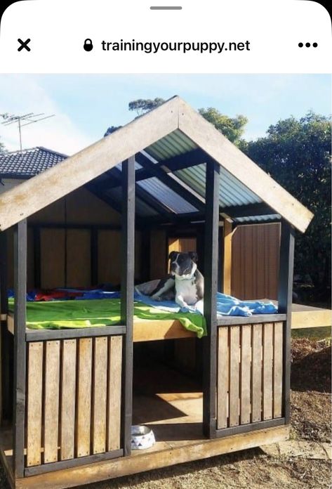 Outdoor Dog Area, Luxury Dog House, Pallet Dog House, Dog Friendly Backyard, Dog House Ideas, Dog Backyard, Dog Kennel Designs, Diy Dog Kennel, Large Dog House