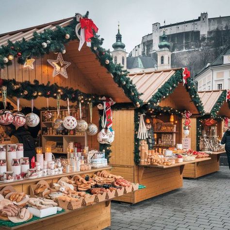 Salzburg Christmas, Austria Christmas, Strasbourg Christmas, Market Vendor, World Beautiful Places, Salzburg Austria, Advent Christmas, Vendor Booth, Christmas Around The World