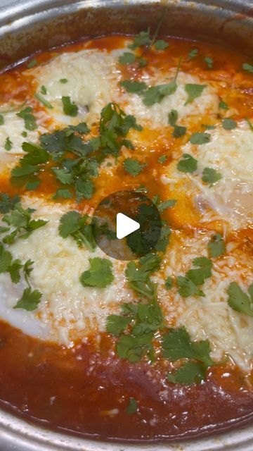 Cooking Spanglish on Instagram: "🚨 Save this video for the best Huevos Rancheros or Shakshuka recipe🔥   🚀Follow for more   #huevosrevueltos #huevosrancheros #mexicanbreakfast #eggrecipes #shakshuka #mexicanfood #arabicfood" Huevos Rancheros Green Sauce, Mexican Huevos Rancheros, Ranchero Eggs Mexican Breakfast, Huevos Rancheros Recipe Authentic, Eggs Rancheros Recipe, Huevos Rancheros Videos, Mexican Eggs Huevos Rancheros, Authentic Huevos Rancheros, Huevos Rancheros Recipe