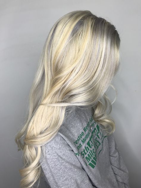 Silver and gold dimensional tones Silver And Gold Hair Color, Space Hairstyles, Silver And Gold Hair, White Gold Hair, Gold And Silver Hair, Silver Gold Hair, Honey Ombre, Targaryen Hair, Golden Hair Color