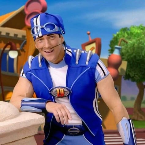 Sportacus Lazy Town Wallpaper, Magnus Scheving Lazy Town, Sporticus Lazy Town, Lazy Town Robbie Rotten, Lazytown Sportacus, Lazy Town Sportacus, Magnus Scheving, Robbie Rotten, Childhood Crushes