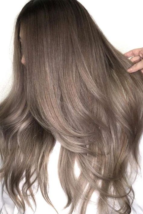 Ash brown hair colors, with their smoky and cool green, blue, and grey undertones, let you upgrade your brown locks in a subtle, stylish way. Let’s see our ideas! #haircolor #ashbrown Blond Cenușiu, Ash Brown Hair Color, Ash Hair, Kadeřnické Trendy, Ash Brown Hair, Ash Hair Color, Hair Strands, Light Hair Color, Trendy Hair Color