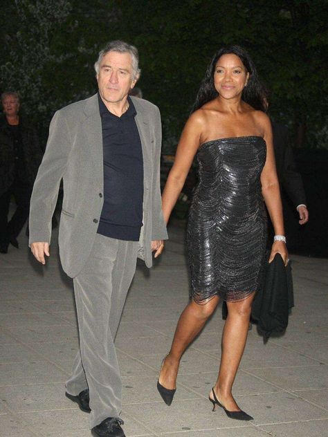 Robert De Niro and wife, Grace Hightower Interracial Celebrity Couples, Black Woman White Man, Black Chicks, Mixed Couples, Legendary Singers, Afrikaanse Mode, Celebrity Families, Interracial Love, Black Celebrities