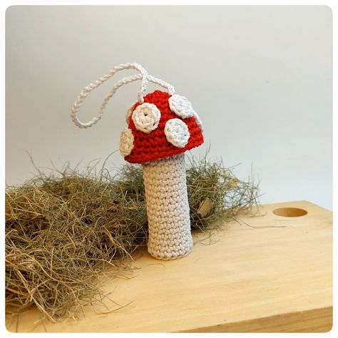 Crochet Mushroom Lip Balm Holder Free Pattern, Lipstick Holder Crochet Pattern, Mushroom Lipstick Holder Crochet, Crochet Lip Balm Holder Pattern Free, Crochet Mushroom Lip Balm Holder, Crochet Lipstick Holder, Mushroom Lip Balm Holder, Crochet Mushroom Bag, Crochet Lip Balm Holder