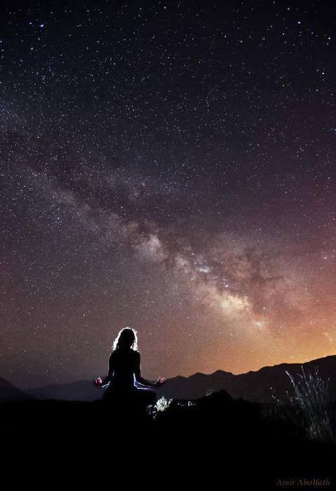 Meditate under the stars. So soothing to the mind, body and the soul. Space Princess, A Course In Miracles, Full Throttle, Super Moon, Six Feet Under, Under The Stars, Milky Way, Yoga Meditation, Night Sky