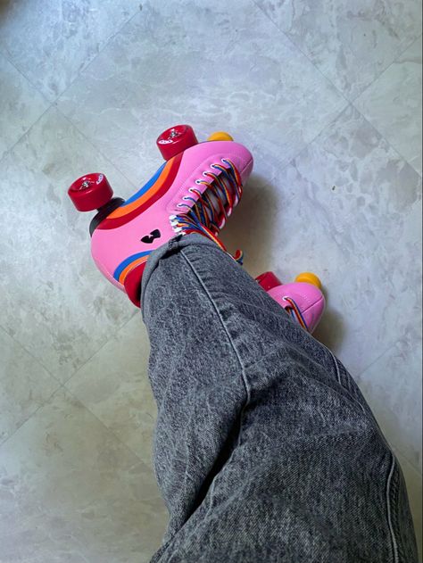 Living my Barbie dream with pink roller skates Pink Roller Skates, Skate Photography, Skating Aesthetic, Roller Skate Shoes, Barbie Dream, Roller Skate, Roller Skates, Roller Skating, Cover Photo