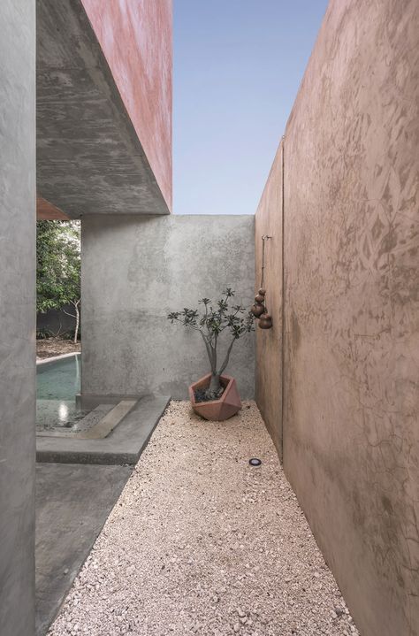 Patio Images, Houses In Mexico, Lattice Wall, Floating Hotel, Concrete Steps, Concrete House, Natural Ventilation, Ground Floor Plan, Architecture Photography