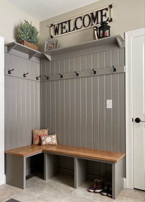 Mudroom Inspiration, Utility Ideas, Custom Mudroom, Boot Rooms, Small Mudroom Ideas, Farmhouse Makeover, Mudroom Remodel, Hallway Makeover, Mudroom Makeover