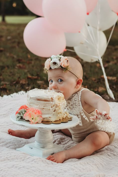 #firstbirthday #cakesmash #cakesmashphotography #cakesmashsession #cakesmashphotos #birthdaygirl #firstbirthdaycake #firstbirthdayphotos #firstbirthdaygirl #babygirlphotos #outdoorcakesmashsession #outdoorphotography One Birthday Picture Ideas, Smash Cake Photos Outside, 1 Year Birthday Pictures, 1 Yr Birthday Photoshoot Ideas, One Year Picture Ideas, 1st Birthday Photography, 1st Birthday Photo Shoot Ideas Outdoor, First Birthday Smash Cake Girl, Outdoor Cake Smash Girl