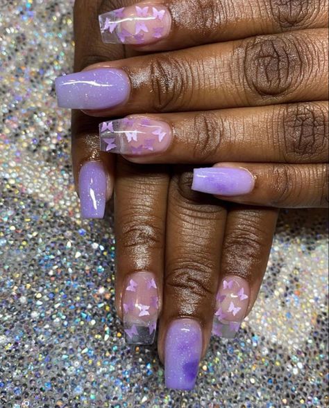 Purple Arclyc Nails, Lilac Acrylic Nails Coffin Short, Clear Nails With Butterflies, Purple Acrylic Nails With Butterflies, Purple Nails For Graduation, Acrylic Nails Purple Lavender Butterfly, Purple Nail Designs With Butterflies, Cute Purple Nail Ideas Short, Sweet 16 Nail Ideas Purple