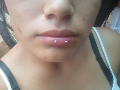 Double Ashley Piercing Lip, Horizontal Labret Piercing, Horizontal Lip Piercing, Dream Piercings, Ashley Piercing, Lip Piercings, Two Lips, Double Piercing, Face Piercings