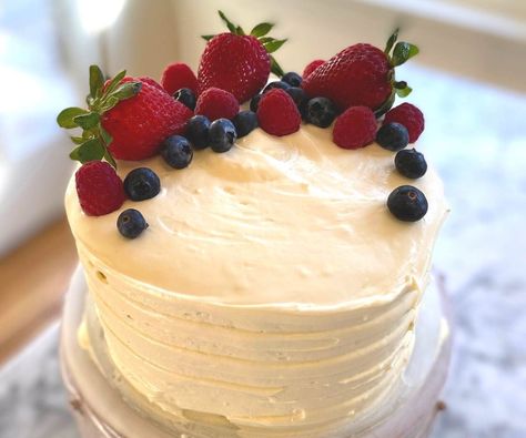 Berry Chantilly Cake Recipe, Chantilly Cake Recipe, Berry Chantilly Cake, Chantilly Cake, Southern Cake, Vanilla Sponge Cake, Layer Cake Recipes, Cool Birthday Cakes, Pie Cake