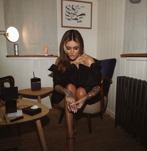 Jamie Genevieve Tattoo, Jamie Genevieve, Stay Gold, Body Modifications, Fancy Pants, Balayage Hair, Relaxed Style, Classy Outfits, Balayage