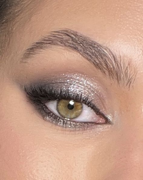 Smokey Eyes With Silver Glitter, Smokey Eye Makeup Silver Glitter, Homecoming Makeup Sparkly, Smokey Silver Makeup, Smokey Eye Sparkle Makeup, Smokey Homecoming Makeup, Eyeshadow Makeup Silver, Natural Silver Eye Makeup, Makeup Ideas With Silver Glitter