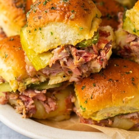 Cuban Sliders - Kroll's Korner Alabama Tailgate, Caprese Sliders, Cuban Sliders, Shredded Buffalo Chicken, Easy Slider Recipes, Ham Sliders, Easy Slider, Mini Crab Cakes, Cheesesteak Sliders