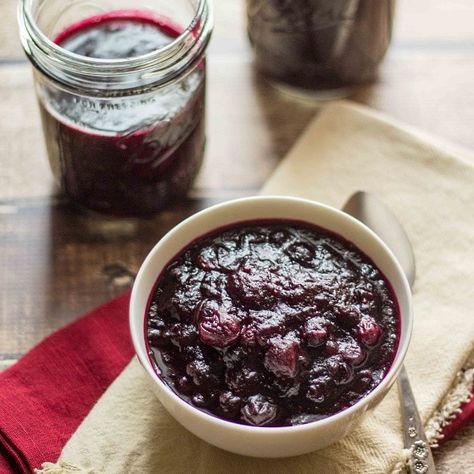 No Fuss Blueberry and Cranberry Sauce Recipe - The Wanderlust Kitchen Cherry Compote Recipe, Quick Summer Desserts, Blueberry Sauce Recipe, Easy Cranberry Sauce, Cherry Compote, Compote Recipe, Homemade Vanilla Ice Cream, Cranberry Sauce Recipe, Blueberry Sauce