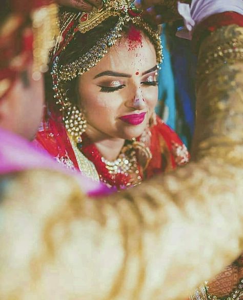 Pinterest:@AditiMaharaj Sindur Dan Photography, Wedding Photography India, Indian Wedding Pictures, Indian Bride Poses, Indian Bride Photography Poses, Indian Wedding Poses, Bride Photos Poses, Indian Wedding Photography Couples, Bridal Photography Poses