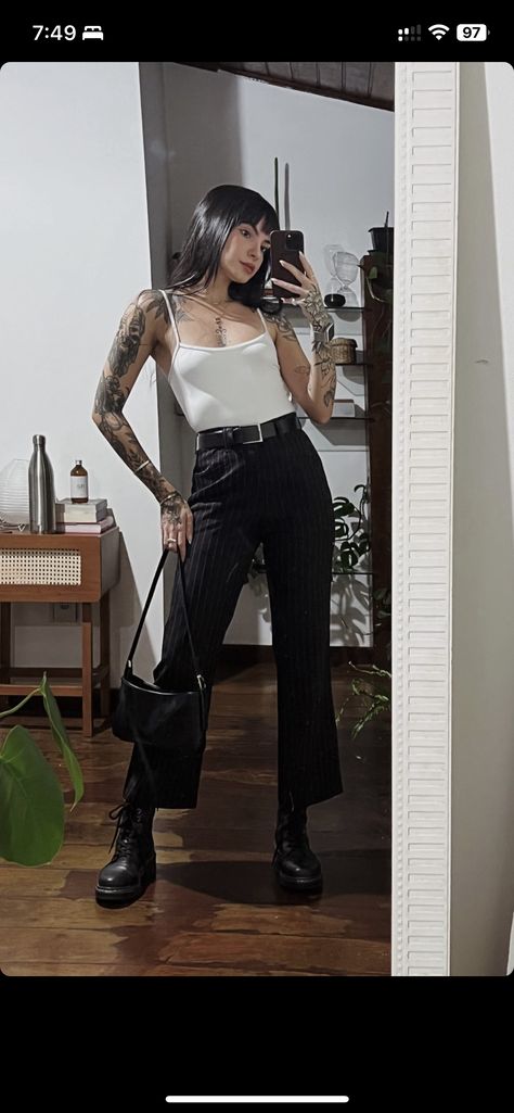 Elegant Rocker Outfit, Grunge Looks, Rocker Outfit, Classy Aesthetic, Casual Summer Outfit, Dark Fashion, New Wardrobe, Work Fashion, Outfits Aesthetic