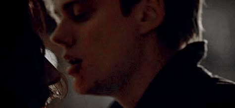 Bill Skarsgard Kiss Gif, Hemlock Grove Roman, Vampire Things, Bill Skarsgård Gif, Roman Godfrey, Kiss Gif, Hemlock Grove, Arte Monster High, Mile High Club