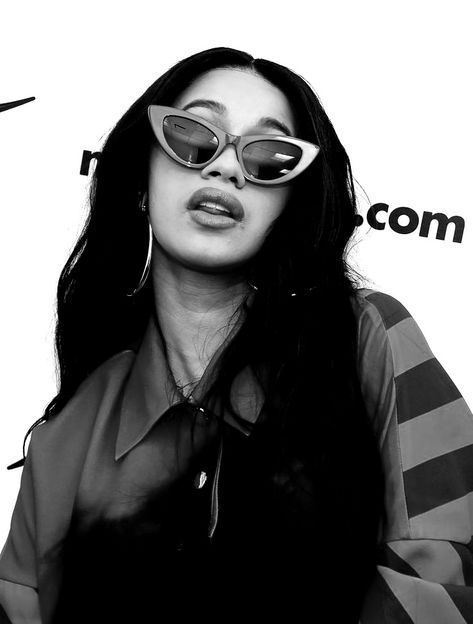 Cardi B Art, Y2k Wall Collage, Femme Fatale Aesthetic, Cardi B Pics, White Photo Wall, Black And White Icons, $b Wallpaper, Black And White Photo Wall, White Icons