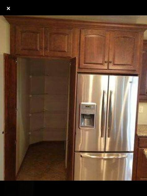 Hidden pantry behind the fridge Arched Pantry, Dold Dörr, Hidden Rooms, Pantry Design, Kitchen Remodel Idea, Dream Home Design, Diy Kitchen, My Dream Home, A Kitchen