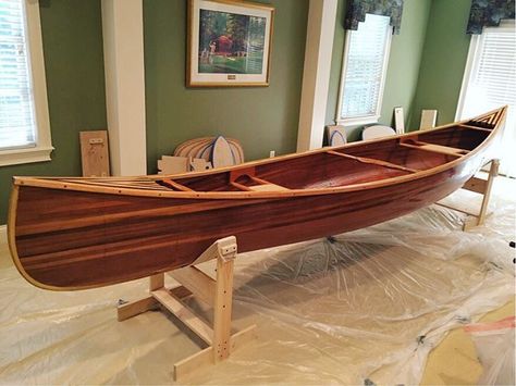 398 Likes, 9 Comments - Bear Mountain Boats (@bearmountainboats) on Instagram: “Rounding out the week with this beauty from Tom Fricke. He called it "without question my favorite…” Canoe For Sale, Lakehouse Kitchen, Cedar Strip Canoe, Rc Boats Plans, Wood Canoe, Wooden Canoe, Wooden Boat Plans, Bear Mountain, Best Boats