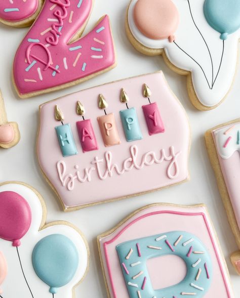 23 Birthday Cookies Decorated, Balloon Arch Cookies, Birthday Icing Cookies, Sweet Sixteen Cookies Decorated, Pastel Birthday Cookies, Golden Birthday Cookies Decorated, Elegant Birthday Cookies, Birthday Cookies Decorated Woman, Birthday Cake Cookies Decorated