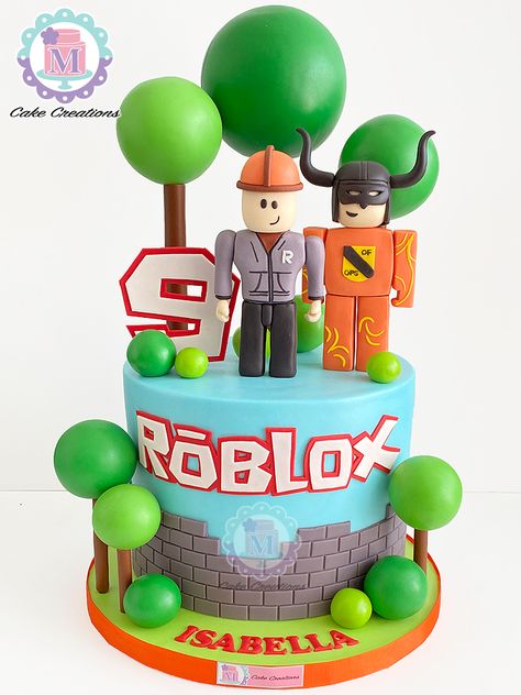 Roblox Fondant Cake, Roblox Cake Ideas, Cakes Without Fondant, Roblox Birthday Cake, Bolo Sonic, 9th Birthday Cake, Recipes Tutorials, Roblox Cake, Roblox Character