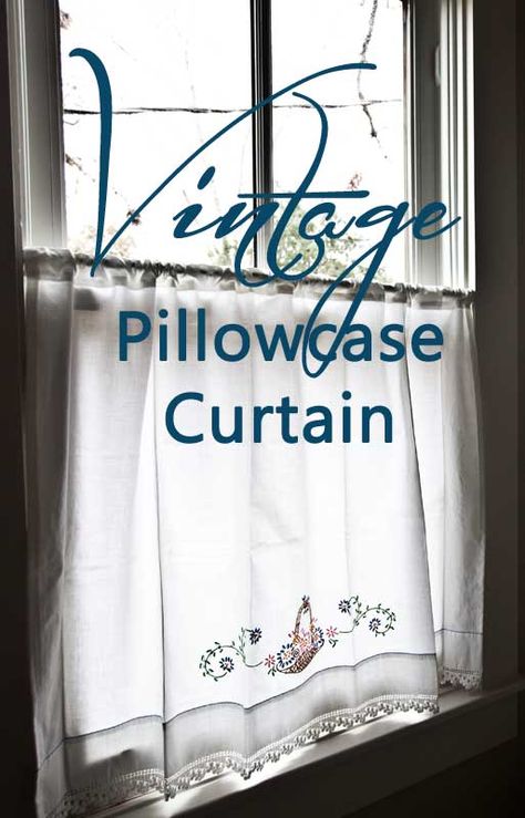 pillowcase-curtain Shabby Chic Kitchen Curtains, Cortinas Country, Baños Shabby Chic, Cocina Shabby Chic, Small Window Curtains, Curtains And Draperies, No Sew Curtains, Shabby Chic Bathroom, Chic Bathrooms